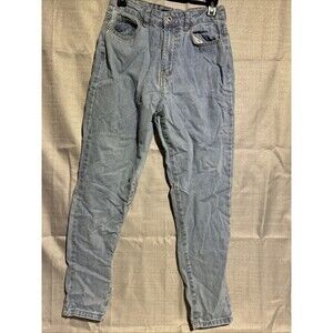 Boohoo High Waisted Mom Jeans‎ Light Wash Size 6 Light wash straight skinny leg